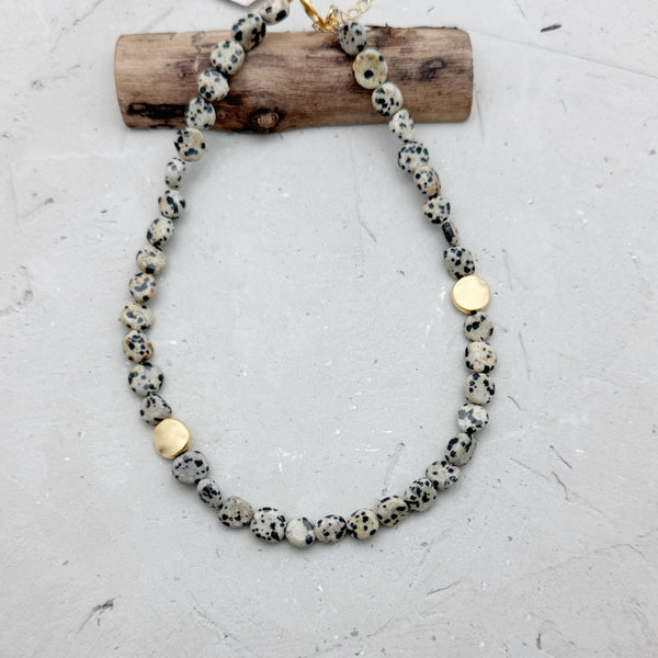 NINOS NECKLACE CAMEL | שרשרת אבנים טבעיות