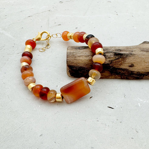LINA RED BRACELET  |צמיד אבנים טבעיות