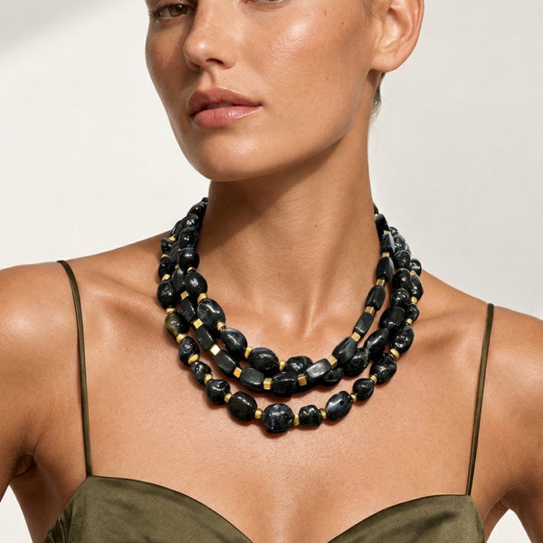 sample0973 stack and black