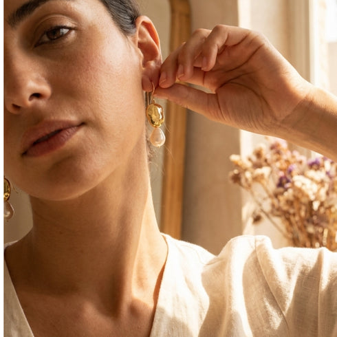 ERIKA PEARL EARRINGS| עגילי פנינים בציפוי זהב
