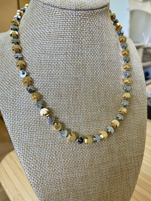 TICA NECKLACE| שרשרת קצרה