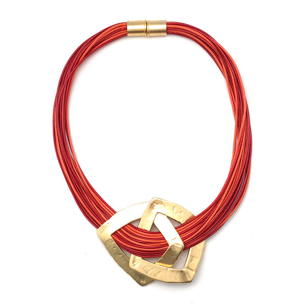 COSTA RED|שרשרת מגנט קצרה בציפוי זהב
