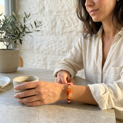 LINA RED BRACELET  |צמיד אבנים טבעיות