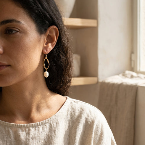 MOON PEARL EARRINGS| עגילים פנינים טבעיות