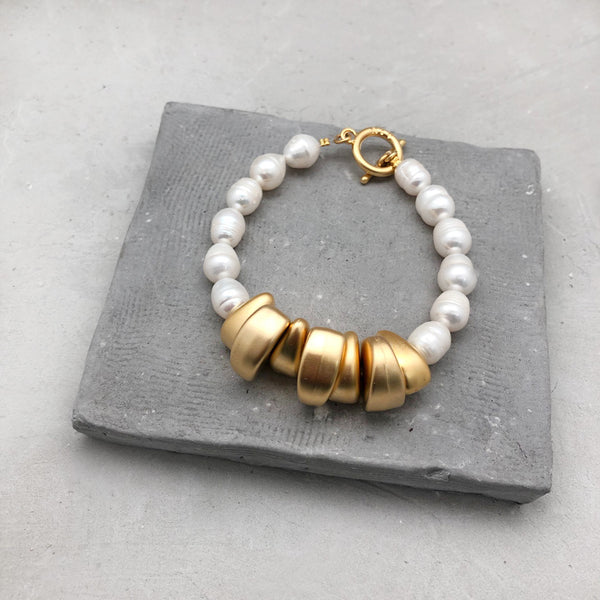 CAPRICE PEARLS| צמיד פנינים