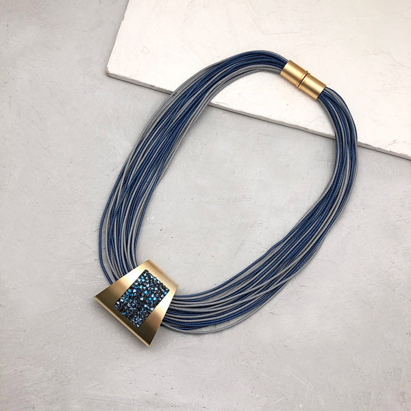 HAYLI  BLUE| שרשרת קצרה בציפוי זהב וקריסטלים