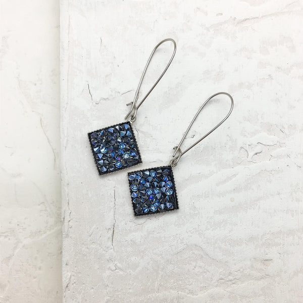 DELIA BLUE SILVER|עגילים ארוכים בציפוי כסף וקריסטלים