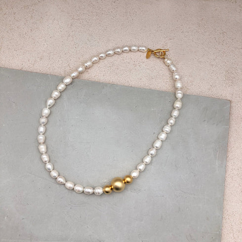 CORAL W| שרשרת פנינים