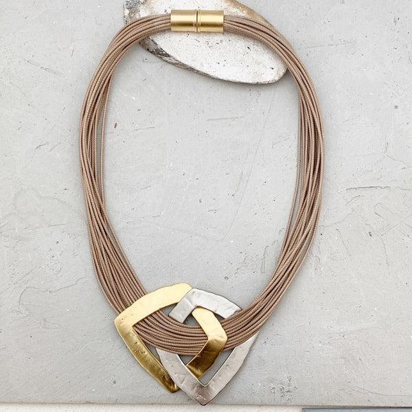 COSTA CAMEL| שרשרת מגנט קצרה בציפוי זהב
